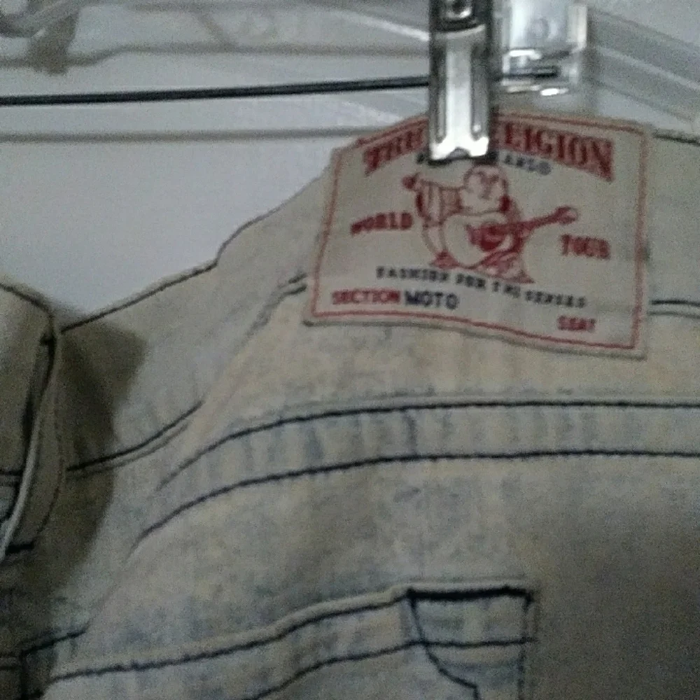 True Religion Light Gray Skinny Jeans with Striped Knees